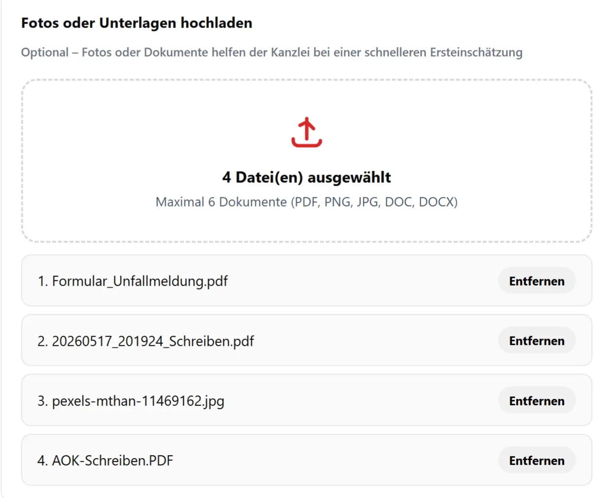 Upload-Bereich mit ausgewählten Dateien und sichtbaren Dateinamen